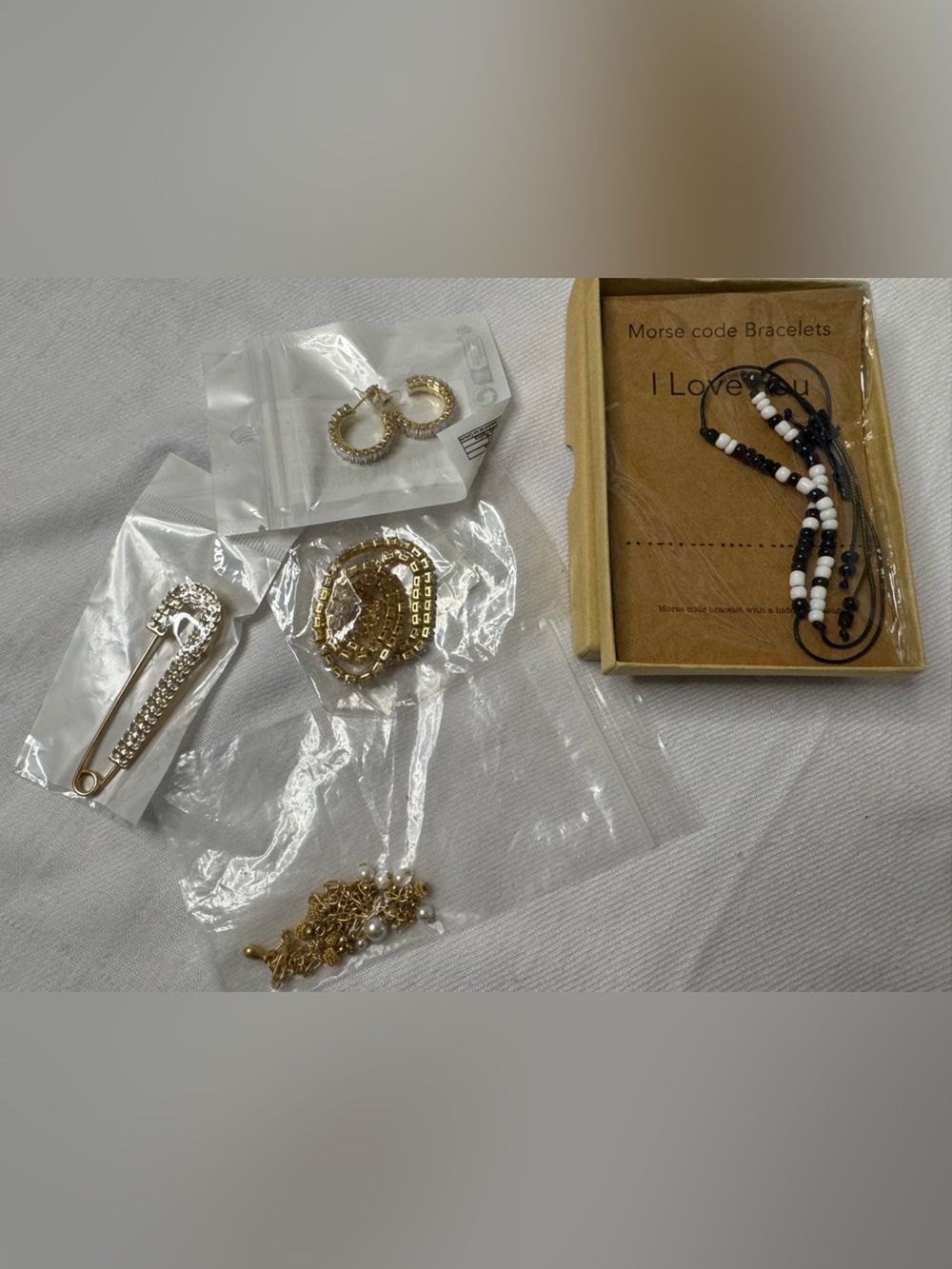 NWT RESELLERS LOT 5 PEICES OF NWT JEWELRY